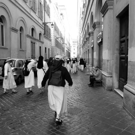 "A votre bon coeur mes soeurs..."