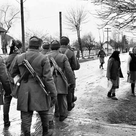 Contrôle militaire en février 1990.